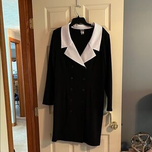 Elegant Black and White Long Sleeve Dress